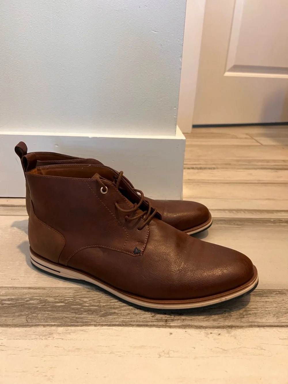 GUESS Men’s Brown Leather Chukka Boots | Size 12